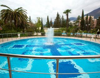 *Отель "Amza Park Hotel" / "Амза"