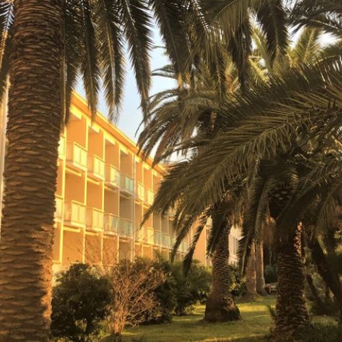 *Отель "Amza Park Hotel" / "Амза"