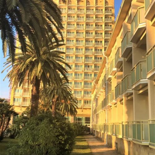 *Отель "Amza Park Hotel" / "Амза"